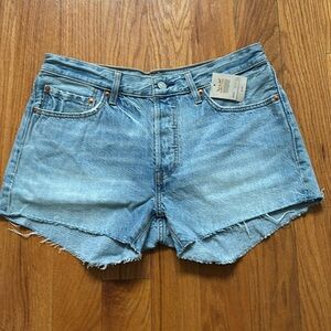 NWT Levi’s jean shorts